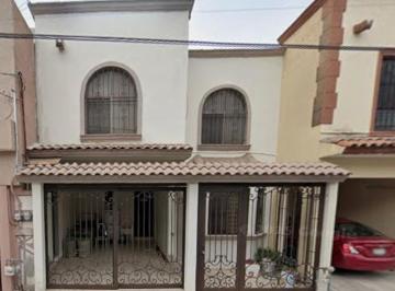 Casa de 3 habitaciones, San Nicolás de los Garza · Hermosa Casa en San Nicolas de Los Garza Cerca de Plaza Paseo La Fe
