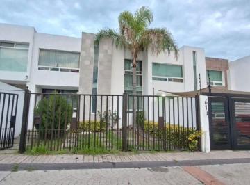 Casa de 3 habitaciones, Querétaro · Renta Milenio III Queretaro Centrica Extra Estudio y Una Oficina.
