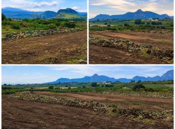 Terreno / Lote · 200m² · Terrenos Rústicos, en Tlayacapan Morelos, con Increíbles Vistas a Los Cerros. Invierte Hoy!
