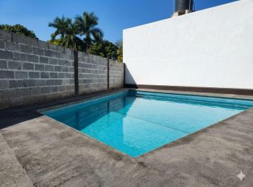 Casa · 182m² · 3 Recámaras · 1 Estacionamiento · Venta de Casa en Condominio de 10. Excelente Ubicación