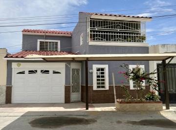 N/A · Casa en Venta en Sol de Oriente Frente a Parque