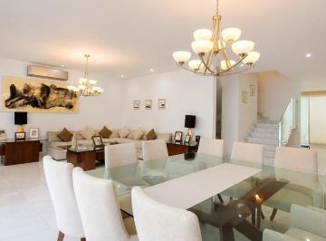 Casa · 530m² · 3 Recámaras · 3 Estacionamientos · Casa en Venta en Colinas del Valle