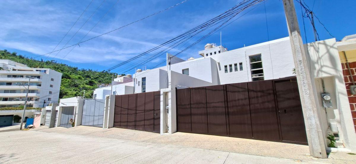 Casa con Alberca Privada y Vista Al Mar en Acapulco (Costa Azul)