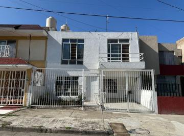 Casa de 3 habitaciones, Guadalajara · Casa en Venta en Jardines Alcalde Guadalajara