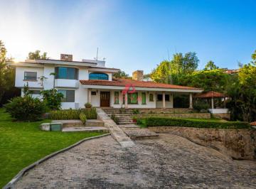 Casa en condominio de 3 habitaciones, Zapopan · Casa en Venta en Hacienda La Herradura con 2,048 m² de Terreno y Jardín