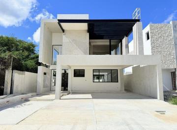 Casa · 518m² · 4 Recámaras · 6 Estacionamientos · Casa de Lujo en Privada Blanca Residencial