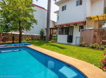 Casa · 314m² · 3 Estacionamientos · Casa - Poblado Acapatzingo