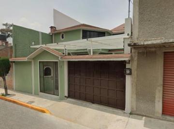 Casa de 4 habitaciones, Cuautitlán Izcalli · Casa en Venta en Lomas del Bosque, Cuautitlán Izcalli, Méx