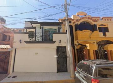 Casa de 3 habitaciones, Arandas · Tu Nuevo Hogar en Arandas: Casa en Calle Juárez #275