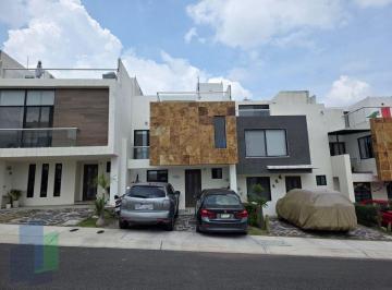 5c56629044457c53752ab8f788e78e654476dd20ad653a55ff52b55891528d22 · Casa en Venta en Zibatá, de 4 Recámaras y Roof.