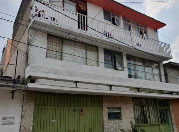Casa de 10 habitaciones, Iztacalco · Edifico con 8 Departamentos