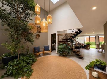 Casa en condominio · 237m² · 3 Recámaras · 2 Estacionamientos · Casa en Venta en Calimaya Modelo Toledo