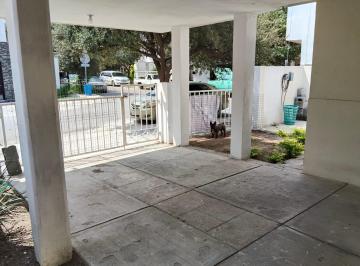 Casa · 90m² · 3 Recámaras · 1 Estacionamiento · Casa en Venta en Casa en Venta en Mitras Poniente | 3 Recámaras | Patio con Excedente