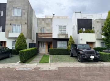 Casa en condominio · 130m² · 3 Recámaras · 2 Estacionamientos · Casa en Venta en Fracc. Foresta Residencial, Metepec Estado de Mexico.