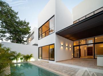 Casa · 299m² · 4 Recámaras · 3 Estacionamientos · Casa en Venta en Lagos del Sol Cancun