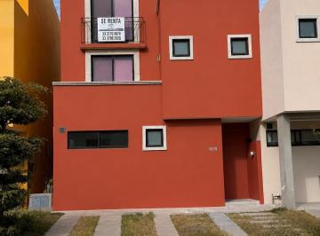 Casa · 140m² · 3 Recámaras · 2 Estacionamientos · Se Renta Amplia Residencia – Cantero Residencia