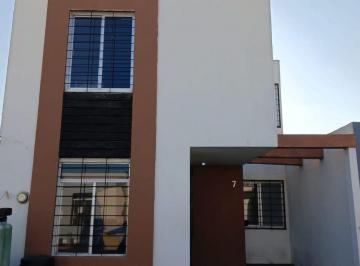 Casa de 5 habitaciones, Tlajomulco de Zúñiga · Casa en Venta con 5 Recámaras y 99 m² en Real del Sol. Tlajomulco - Jalisco