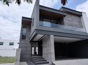 Casa de 3 habitaciones, Monterrey · Casa en Venta en Valle de Cristal