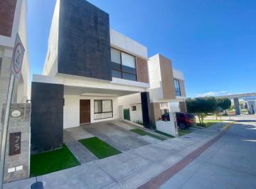 Casa de 3 habitaciones, El Marqués · A Pocos Minutos de Universidad Anahuác Casa en Renta con Amenidades Premium y Mantenimiento Incluido