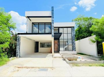 Casa · 462m² · 5 Recámaras · 6 Estacionamientos · Casa de Lujo en Privada Residencial