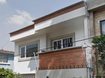 Casa de 3 habitaciones, Benito Juárez · Casa de 310 m² con 3 Recámaras en Venta en Letrán Valle. Recuperación Bancaria.