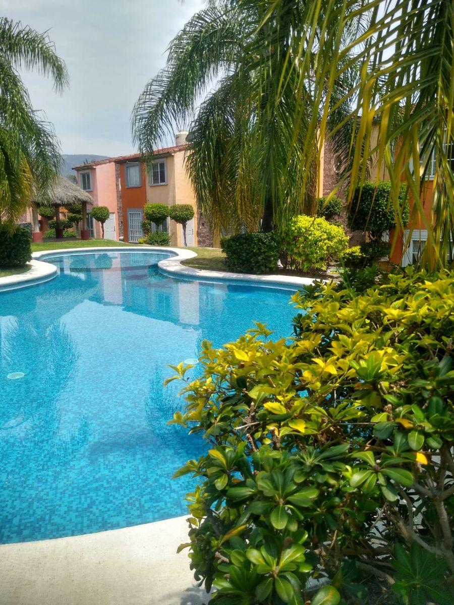Casa con Alberca con Tu Credito, en El Mejor Clima de Morelos
