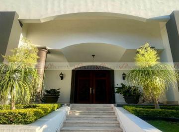 Casa · 580m² · 3 Recámaras · 2 Estacionamientos · Casa en Renta en del Valle