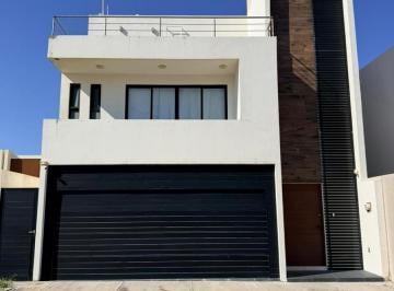 Casa · 179m² · 5 Recámaras · 2 Estacionamientos · Hermosa Casa en Fracc. Lomas del Sol | Riviera Veracruzana