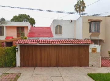 Casa de 3 habitaciones, Zapopan · Casa en Venta en La Estancia, Zapopan, Jal.