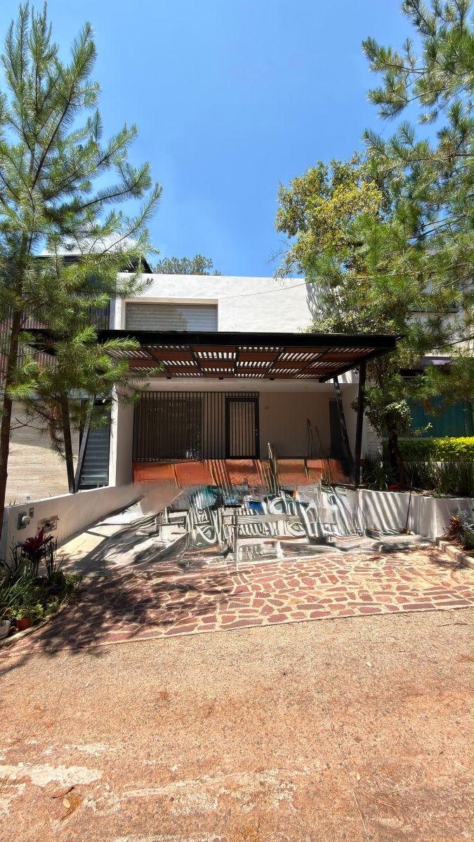 | House for Rent in Altozano |