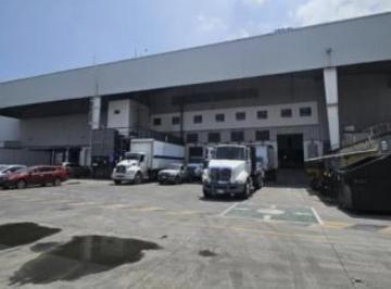Bodega comercial · 5500m² · 11 Estacionamientos · Bodega en Renta en Cuautitlán