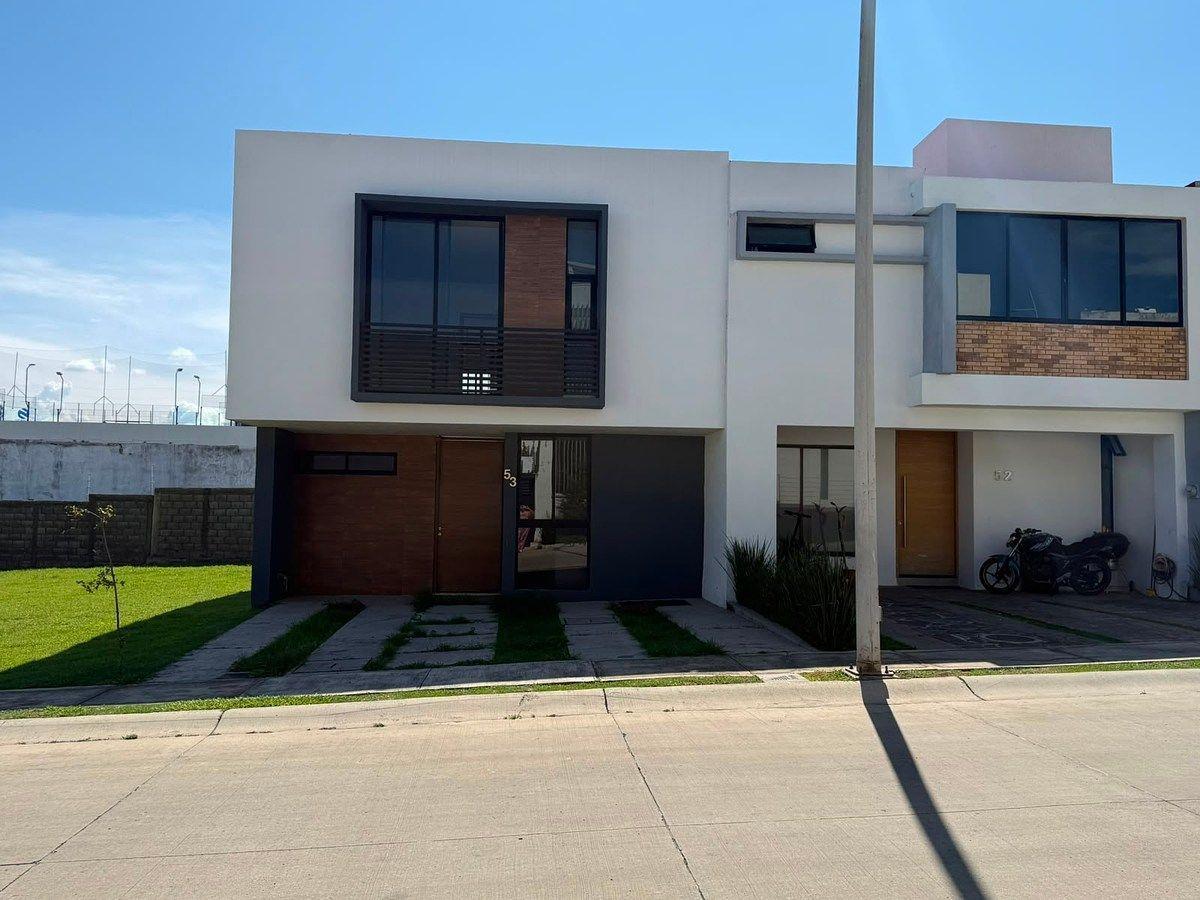 Rental House, Capital Norte Coto Sivec with 3 Bedrooms and a Study Room on Ground Floor