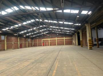 Nave industrial , Tlalnepantla de Baz · Bodega de 2,600 m² Dentro de Conjunto con Seguridad, Patio de Maniobras