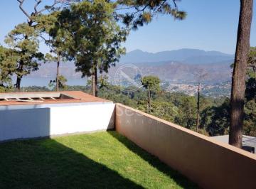 Casa en condominio de 6 habitaciones, Valle de Bravo · Casa en Renta en Avandaro