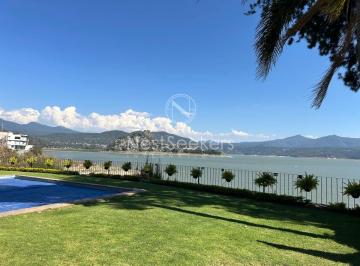 Casa de 4 habitaciones, Valle de Bravo · Casa en Renta con Vista Al Lago