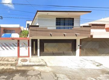 Casa de 3 habitaciones, Boca del Río · Oportunidad Casa en Remate en Calle Casuarina, Jardines del Virginia, Veracruz.