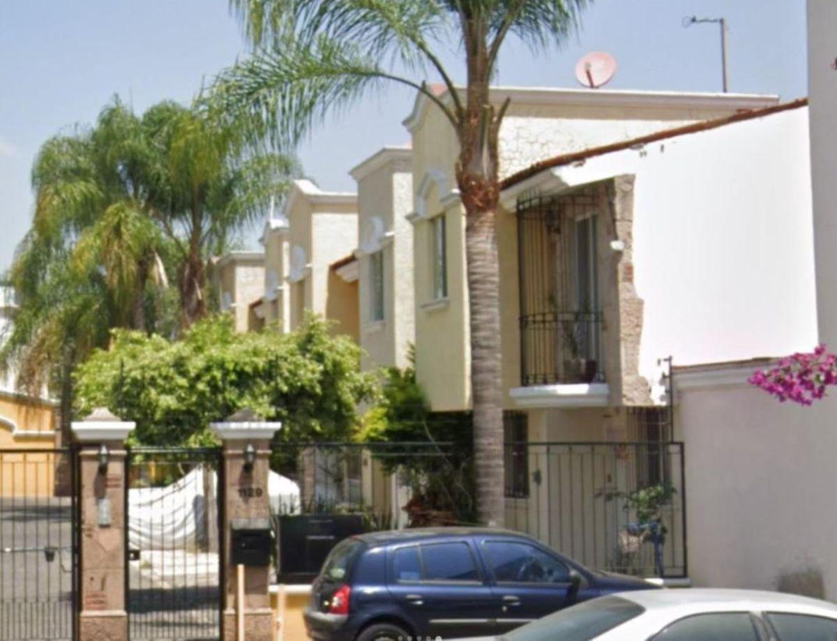 House for Sale in Zapopan, Col. Jardines del Valle, Jalisco