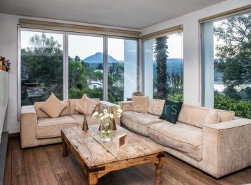 Casa de 4 habitaciones, Valle de Bravo · Casa en Renta con Espectacular Vista Al Bosque y Al Lago