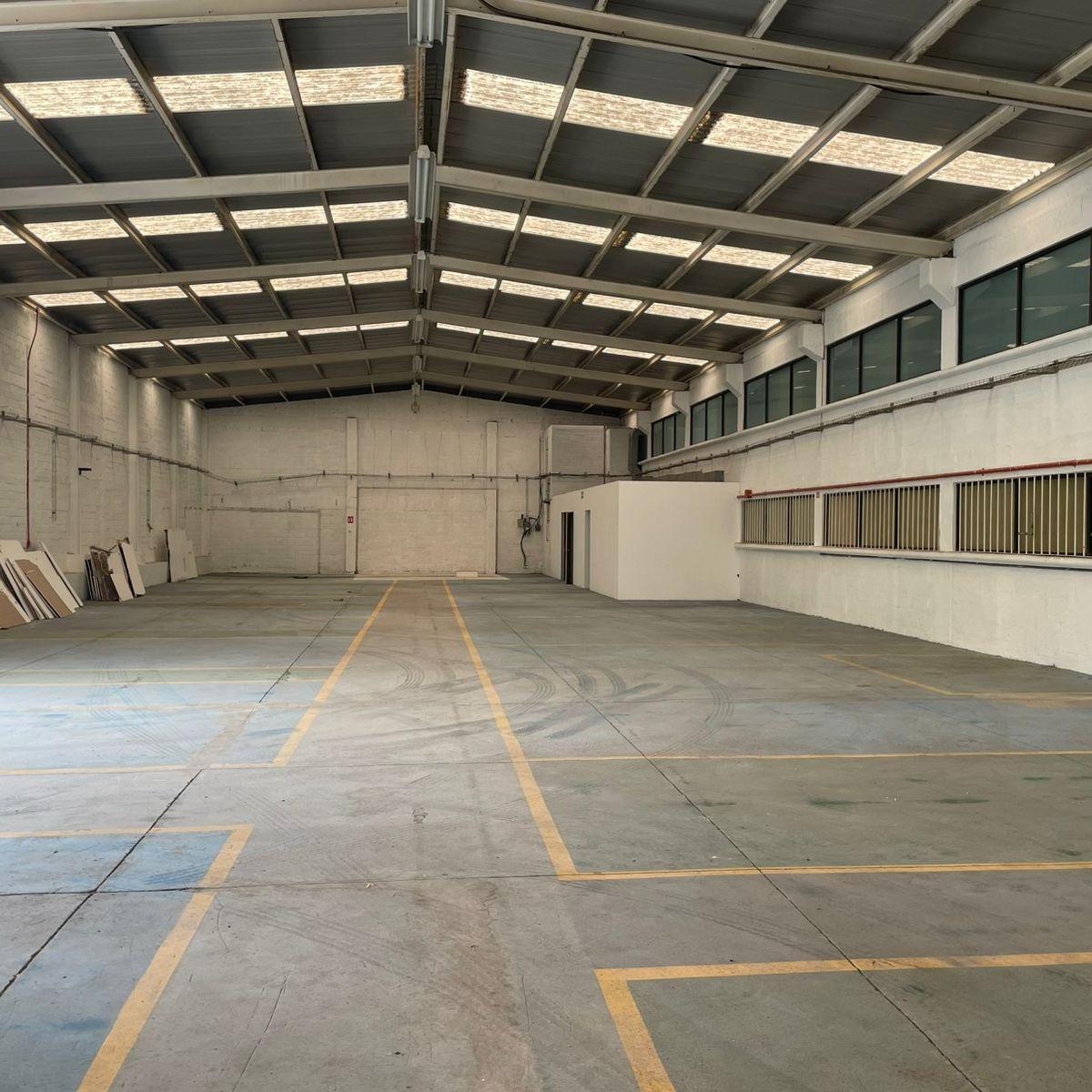Warehouse Rental "1,600 m²" with Railroad Spur