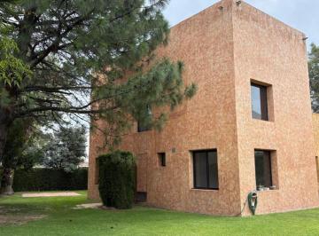 Casa de 3 habitaciones, San Pedro Cholula · Casa en Renta con 1,300 m² de Terreno por Plaza San Diego en Forjadores
