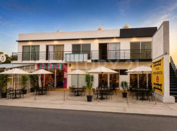 Local comercial · 294m² · 6 Estacionamientos · Plaza Comercial en Venta en Av Lapislázuli