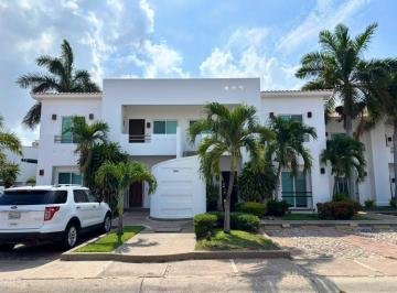 Departamento de 2 habitaciones, Mazatlán · Condominio en Venta en Fracc El Cid en Primer Piso