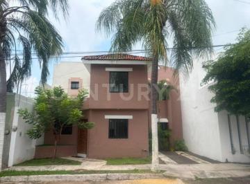 Casa · 180m² · 4 Recámaras · 1 Estacionamiento · Casa Remodelada, Jardines Vista Hermosa.