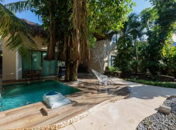 Casa · 400m² · 4 Recámaras · Casa Amplia y Amueblada / Spacious And Furnished Home