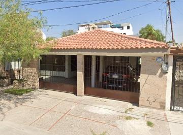 Casa de 3 habitaciones, Gómez Palacio · Casa en Venta