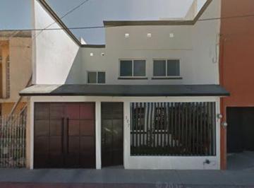 Casa de 3 habitaciones, León · Casa de 120 m² con 3 Recámaras en Venta en Leon de Los Aldama, Gto