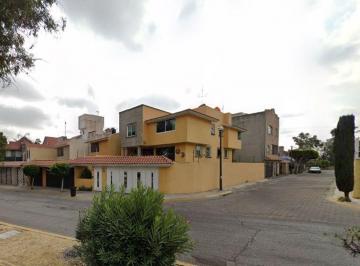 Casa de 4 habitaciones, Cuautitlán Izcalli · Casa de 390 m² Construidos y con 4 Recámaras en Venta en Jardines del Alba