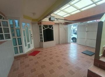 Casa · 273m² · 5 Recámaras · 3 Estacionamientos · Casa en Venta en Coacalco