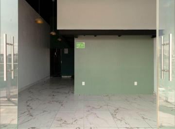 Local comercial · 65m² · 2 Estacionamientos · Local en Renta Acondicionado en Plaza Xentric Mirador Queretaro