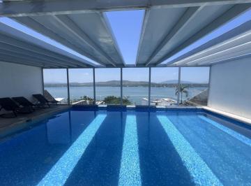 Casa · 350m² · 3 Recámaras · 3 Estacionamientos · Casa en Venta en Tequesquitengo